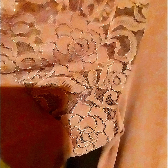 Brand New Women's. Mauve Floral sleave blouse - Picture 2 of 3